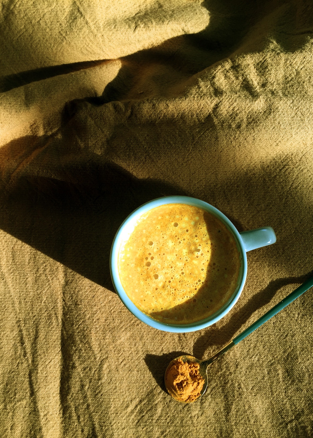 die-hanflinge-bio-hanf-latte-cbd-goldene-milch image 4